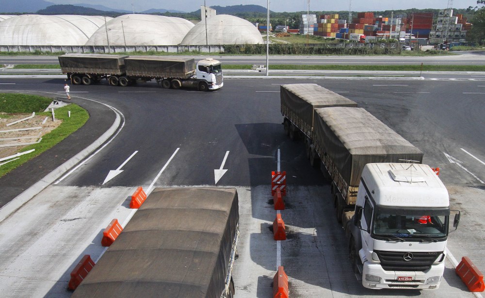 Movimento de cargas por trens no Porto de Paranaguá aumenta 21%