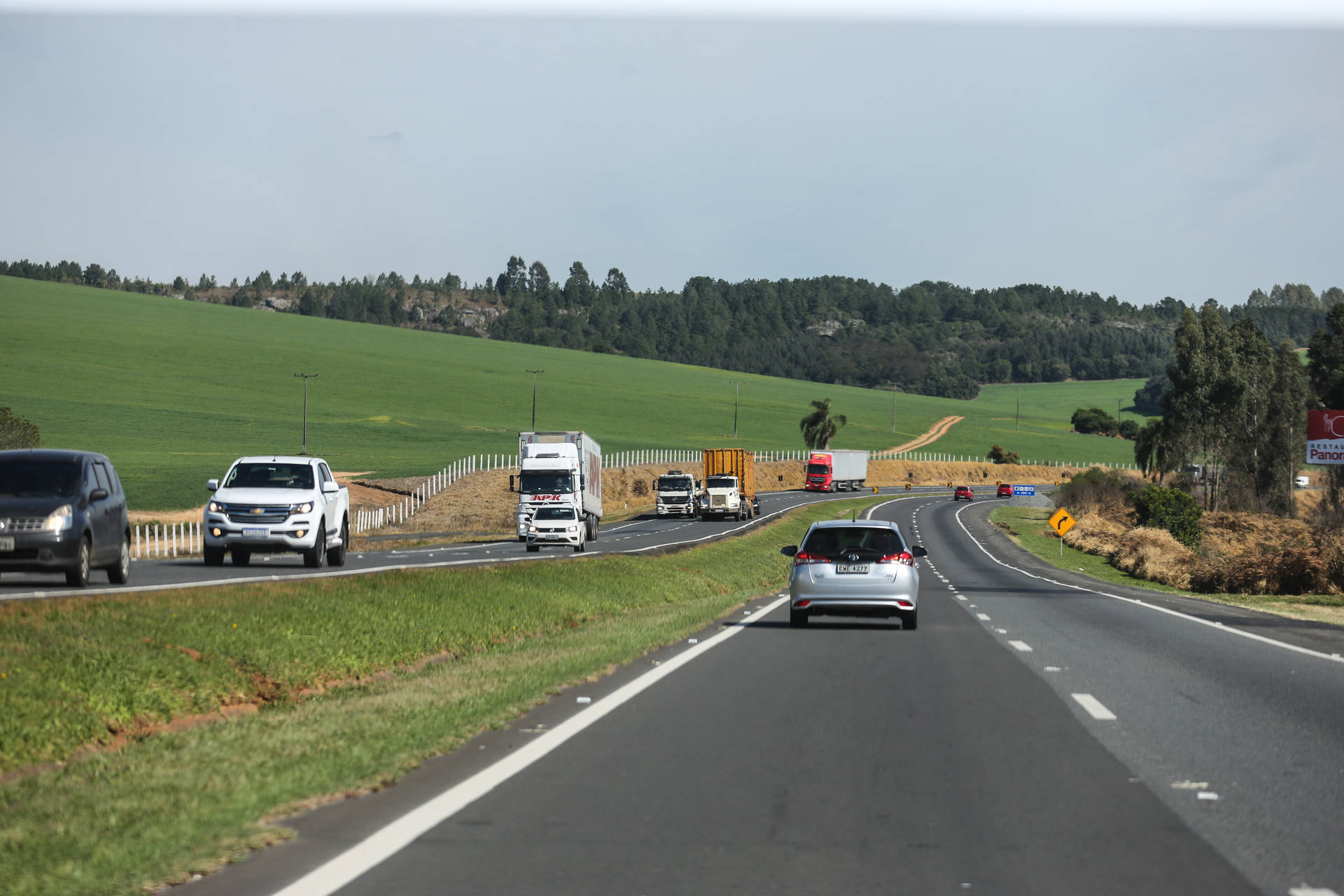 Atendimentos emergenciais nas rodovias do Paraná serão concentrados nos números 191, 193 e 198