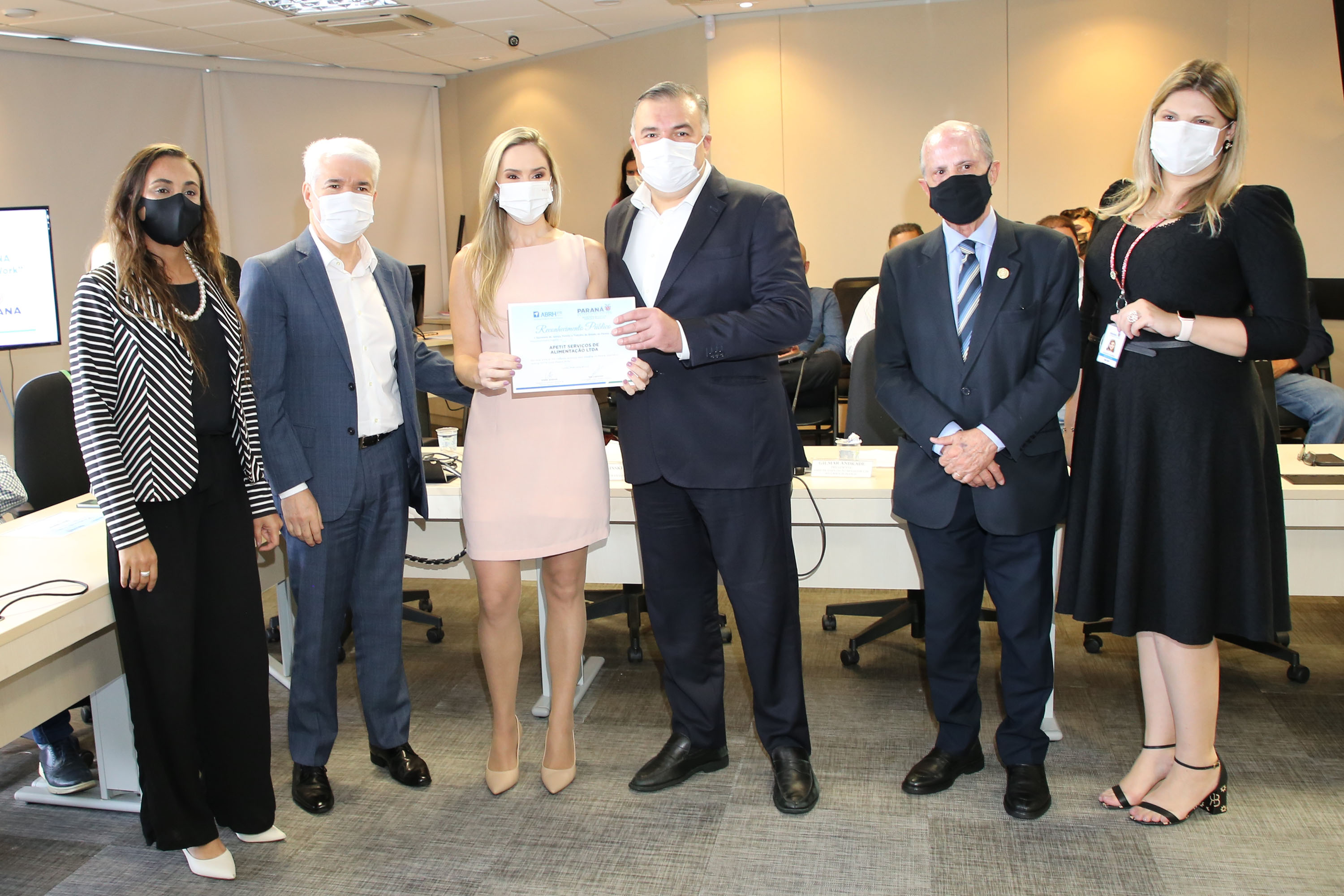 Estado homenageia as 100 melhores empresas para trabalhar no Paraná