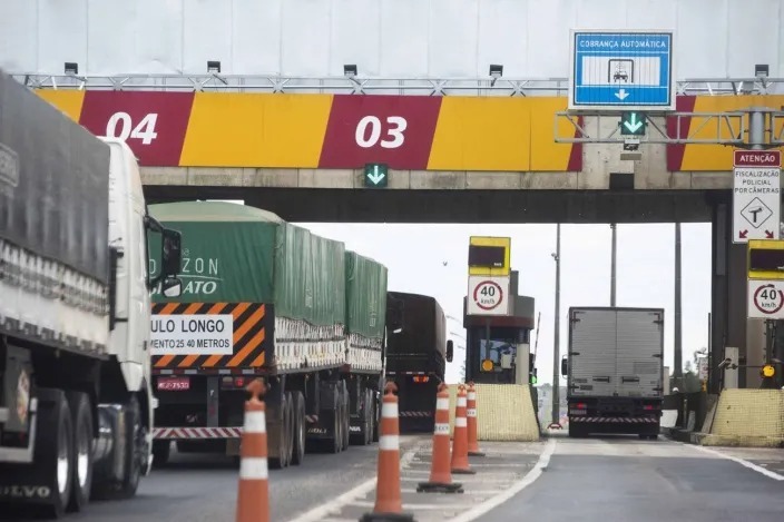 Projeto de lei quer que concessionárias de pedágio retirem cancelas
